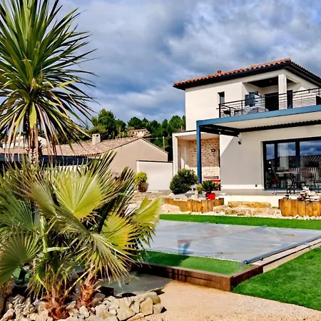 Romytt Апартаменты Сен-Кентен-ла-Потри