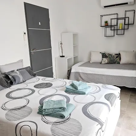 Romytt Апартаменты Сен-Кентен-ла-Потри